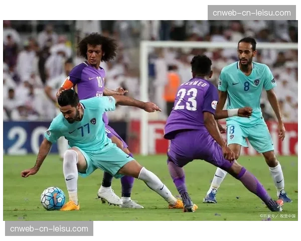 通讯：争议判罚贯穿全场，VAR三次介入改变比赛走势